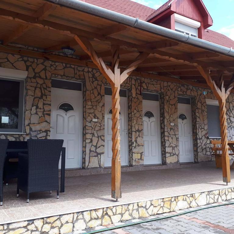 Relax Apartman Siofok-Sosto Luaran gambar