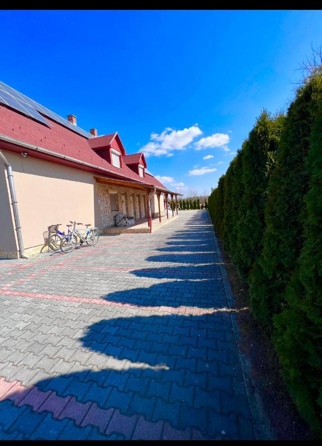 Relax Apartman Siofok-Sosto Luaran gambar